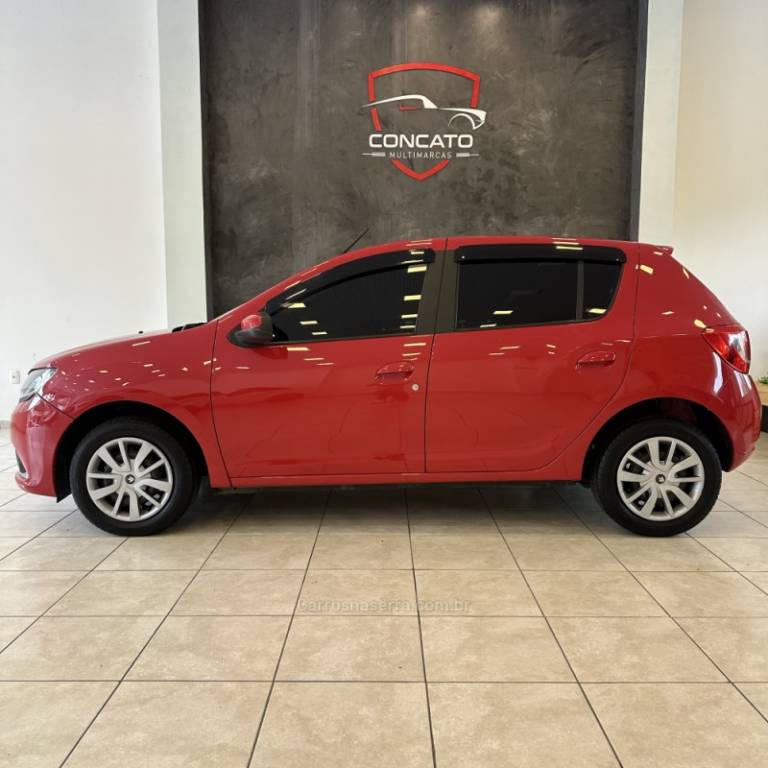 RENAULT - SANDERO - 2016/2017 - Vermelha - R$ 42.500,00