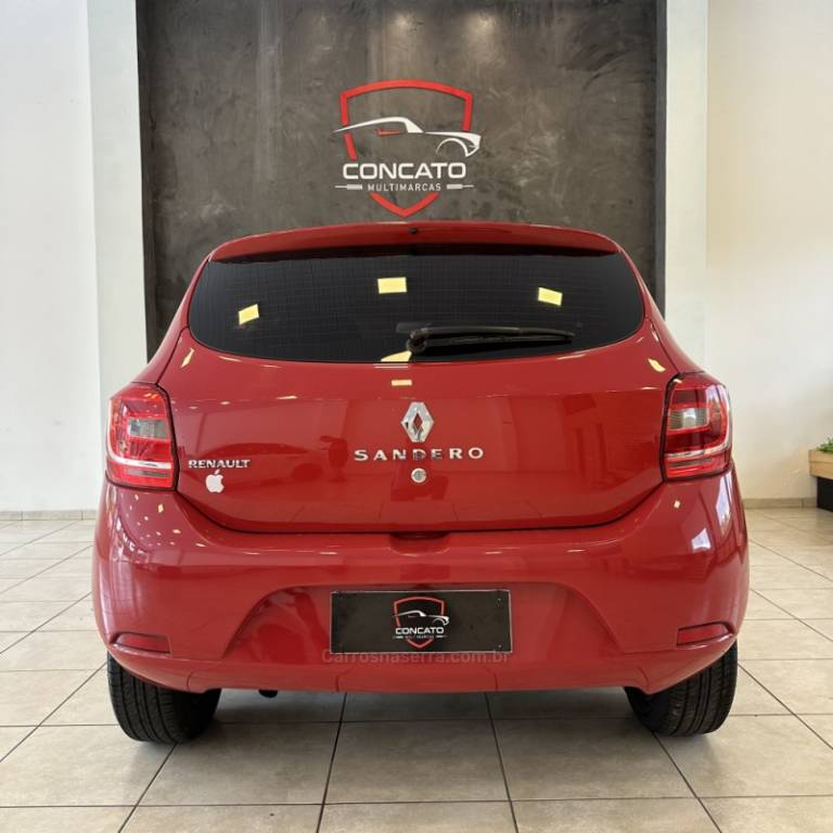 RENAULT - SANDERO - 2016/2017 - Vermelha - R$ 42.500,00