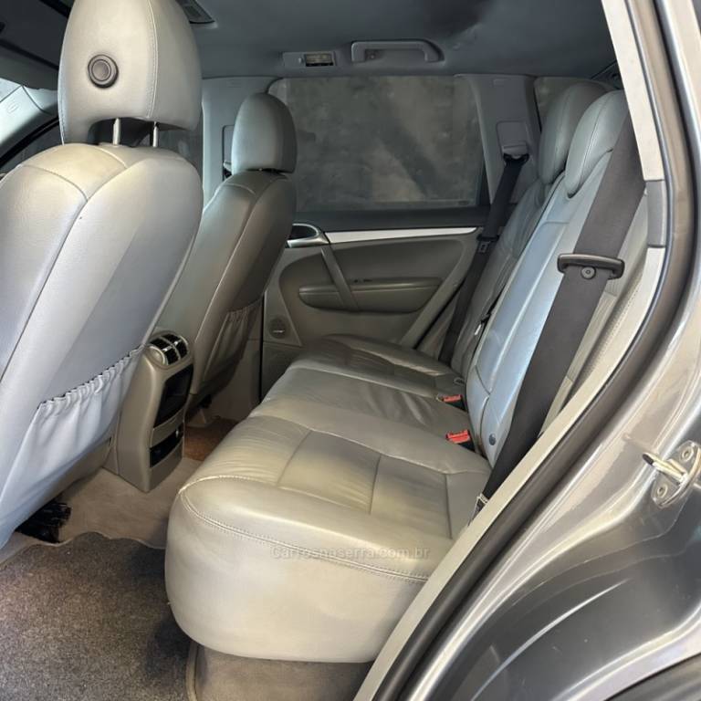 PORSCHE - CAYENNE - 2008/2009 - Cinza - R$ 69.900,00