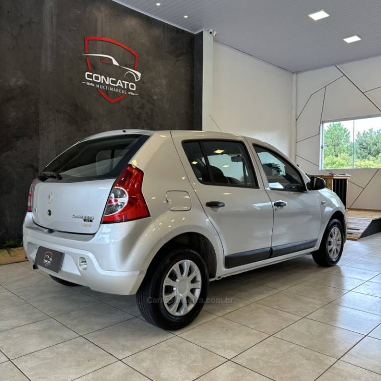 RENAULT - SANDERO - 2010/2010 - Prata - R$ 26.900,00