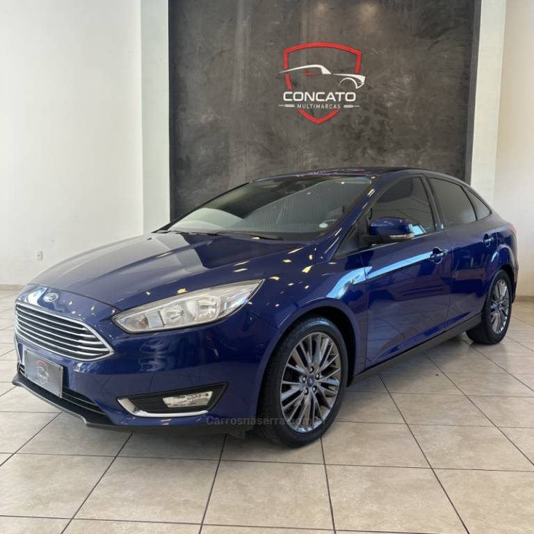 FORD - FOCUS - 2016/2017 - Azul - R$ 58.000,00