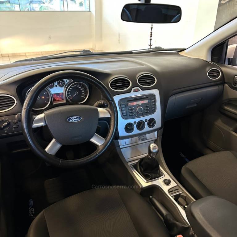 FORD - FOCUS - 2013/2013 - Prata - R$ 42.500,00