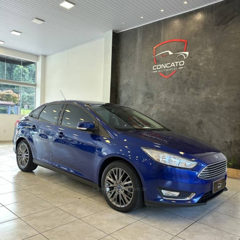 FORD - FOCUS - 2016/2017 - Azul - R$ 58.000,00