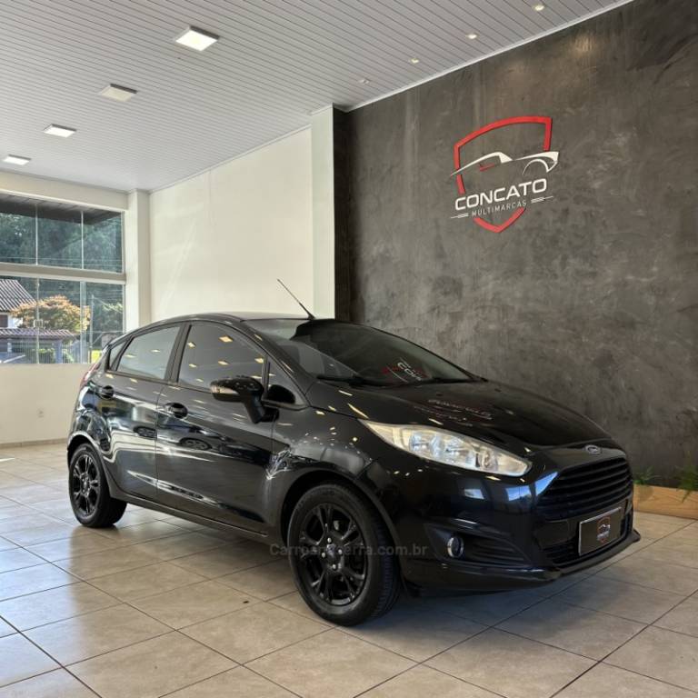 FORD - FIESTA - 2013/2014 - Branca - R$ 43.900,00