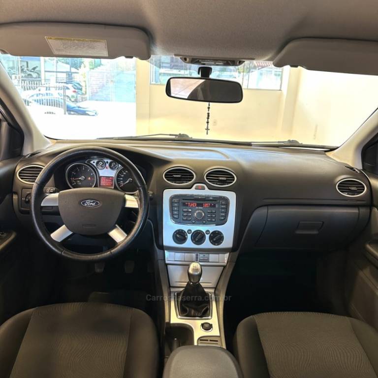 FORD - FOCUS - 2013/2013 - Prata - R$ 42.500,00