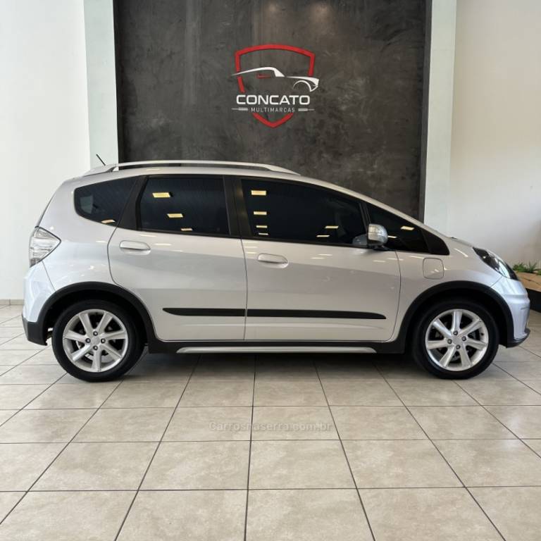 HONDA - FIT - 2013/2014 - Prata - R$ 59.900,00