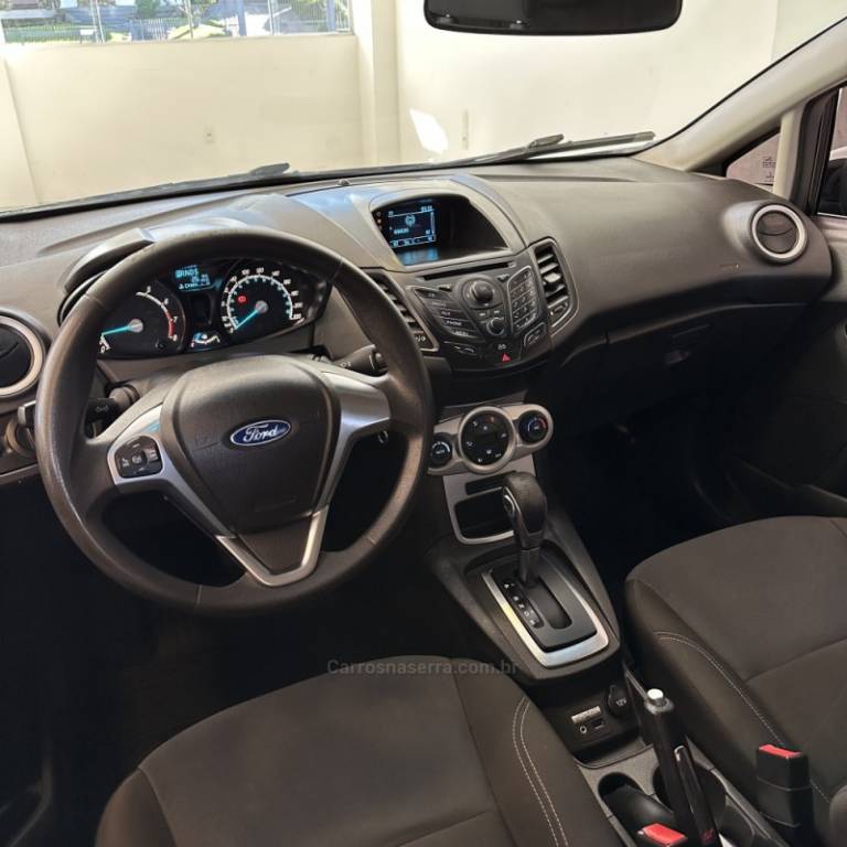 FORD - FIESTA - 2013/2014 - Branca - R$ 43.900,00