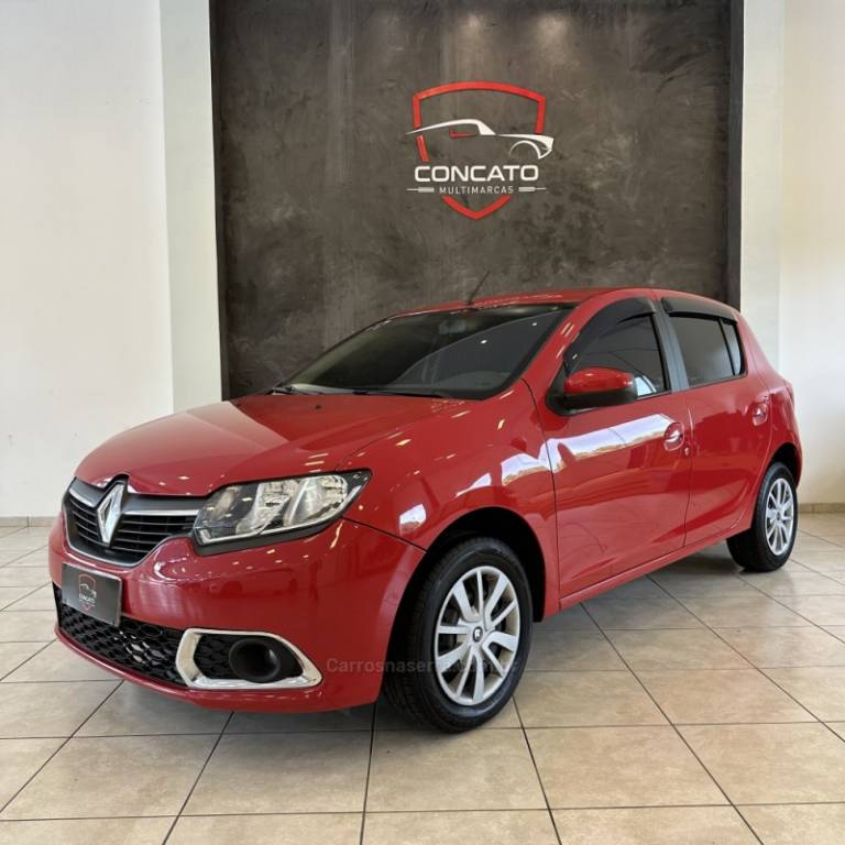 RENAULT - SANDERO - 2016/2017 - Vermelha - R$ 42.500,00