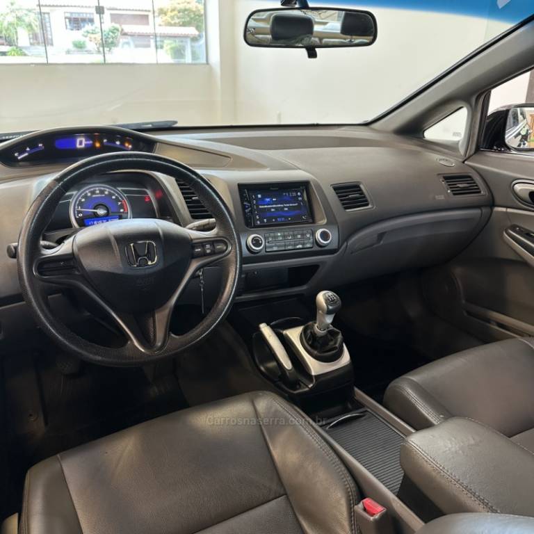HONDA - CIVIC - 2008/2008 - Preta - R$ 42.900,00