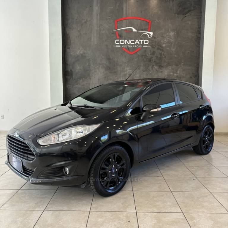 FORD - FIESTA - 2013/2014 - Branca - R$ 43.900,00