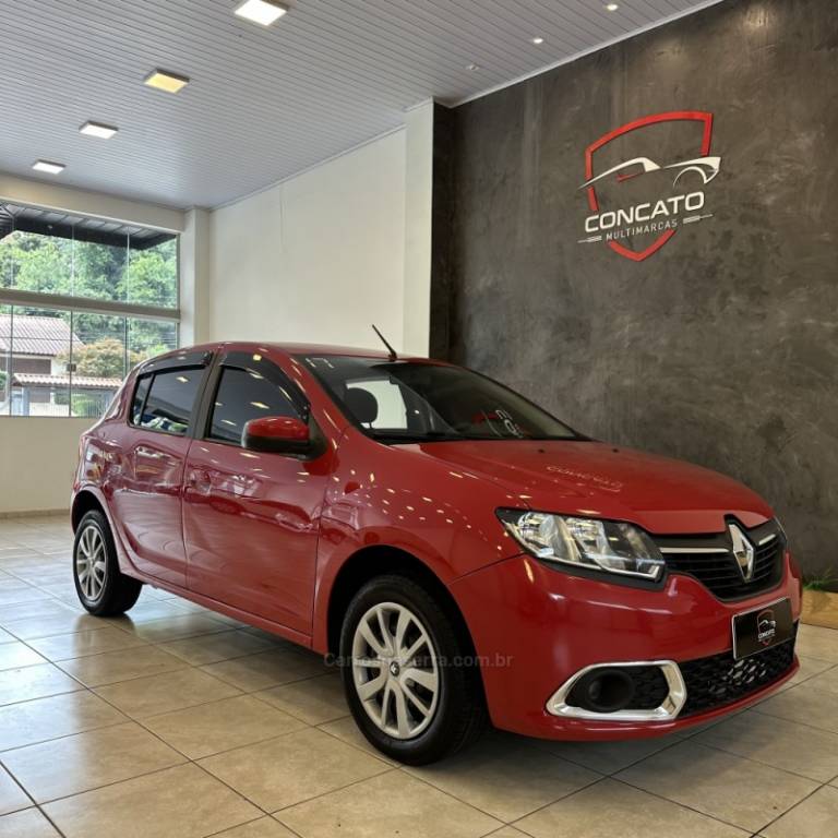 RENAULT - SANDERO - 2016/2017 - Vermelha - R$ 42.500,00