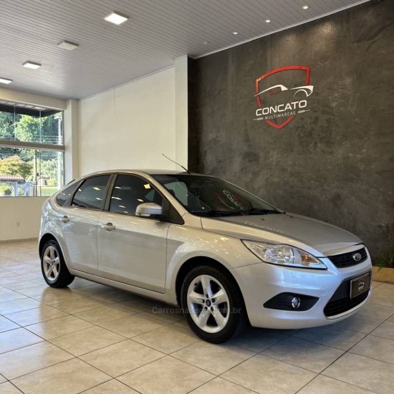 FORD - FOCUS - 2013/2013 - Prata - R$ 42.500,00