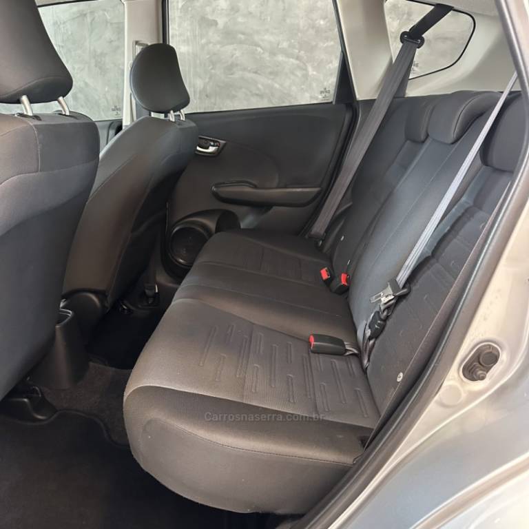 HONDA - FIT - 2013/2014 - Prata - R$ 59.900,00