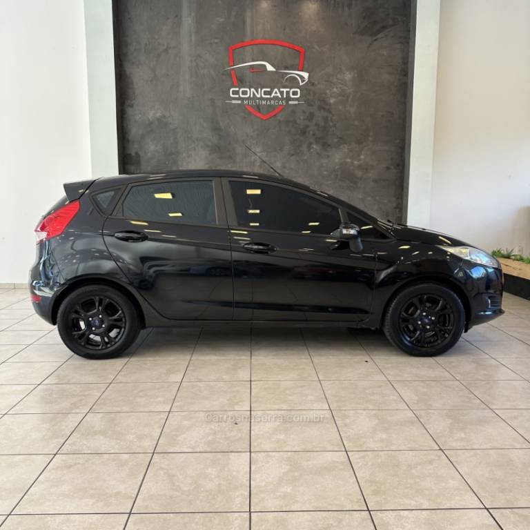 FORD - FIESTA - 2013/2014 - Branca - R$ 43.900,00