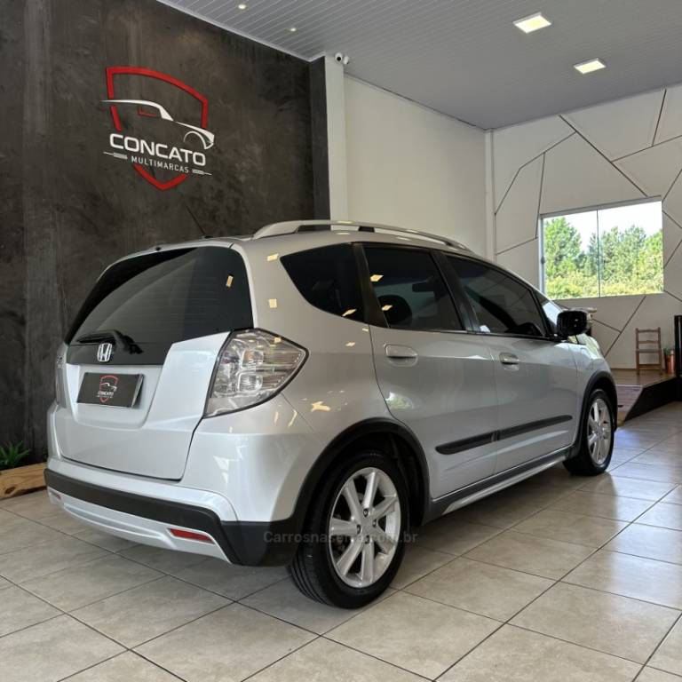 HONDA - FIT - 2013/2014 - Prata - R$ 59.900,00