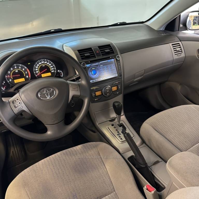 TOYOTA - COROLLA - 2009/2010 - Prata - R$ 53.900,00