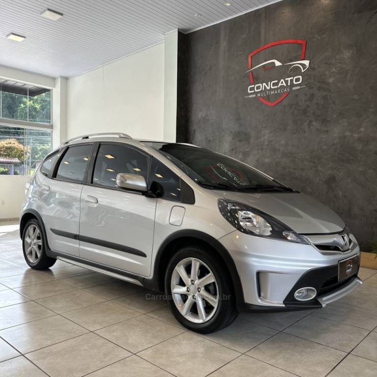 HONDA - FIT - 2013/2014 - Prata - R$ 59.900,00