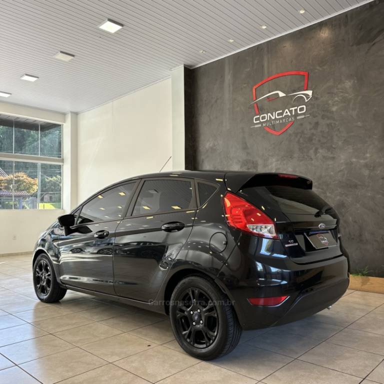 FORD - FIESTA - 2013/2014 - Branca - R$ 43.900,00