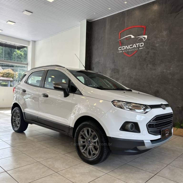 FORD - ECOSPORT - 2016/2017 - Branca - R$ 60.000,00