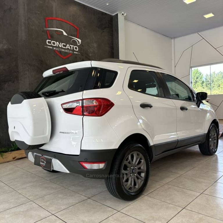 FORD - ECOSPORT - 2016/2017 - Branca - R$ 60.000,00