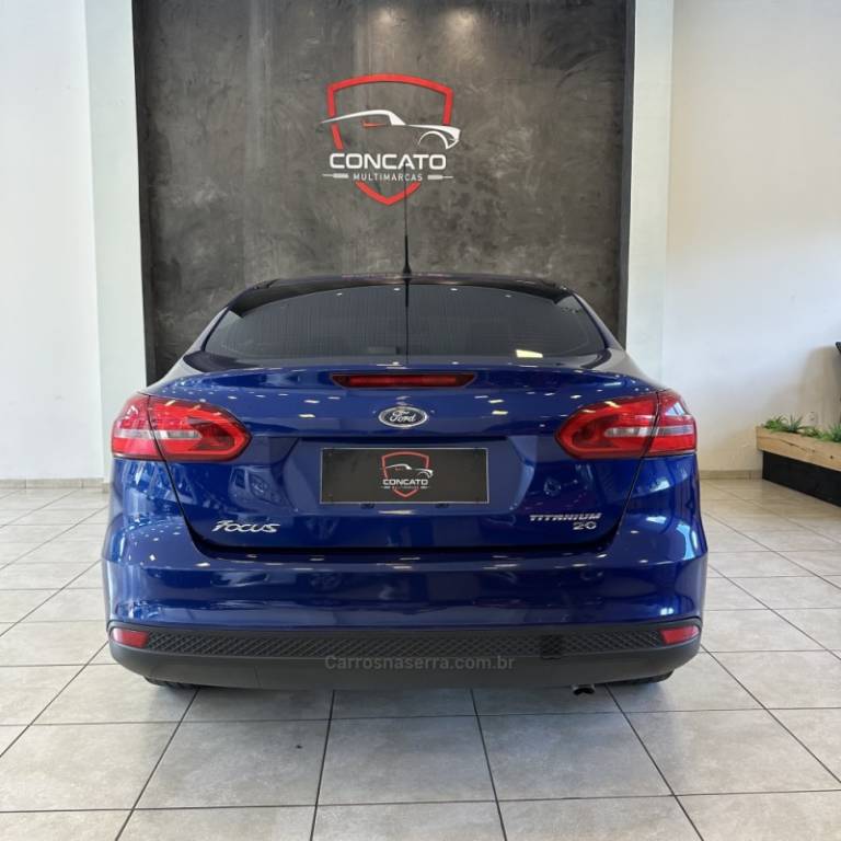 FORD - FOCUS - 2016/2017 - Azul - R$ 58.000,00