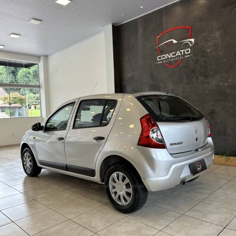 RENAULT - SANDERO - 2010/2010 - Prata - R$ 26.900,00