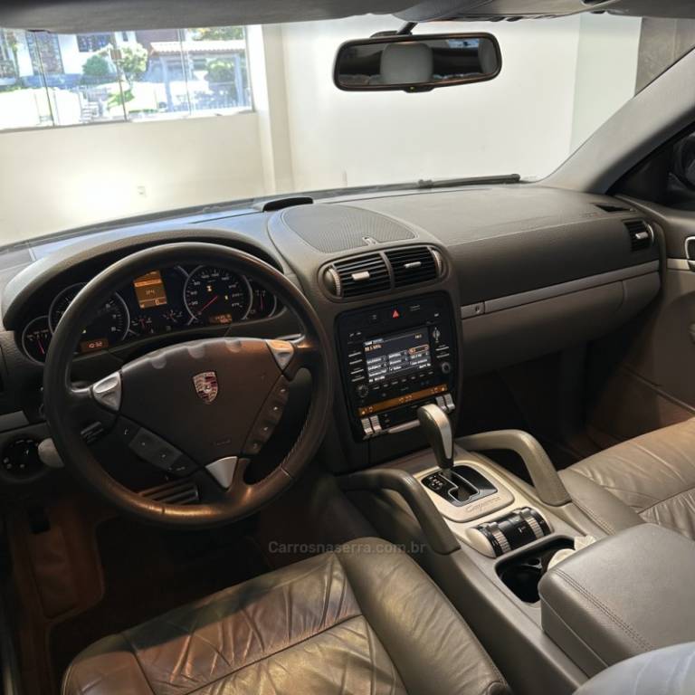PORSCHE - CAYENNE - 2008/2009 - Cinza - R$ 69.900,00
